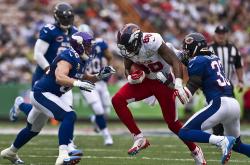 开云体育登录-新王初立，文班亚马惊艳四座，马刺力克勇士开启新时代