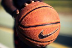 开云官网-萨卡关键战不手软，沙特火力压制雷恩，新星崛起与战术革命的交响