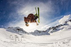 开云官方app入口-红土磨砺，硬地绽放，蒙特卡洛险胜如何点燃蒂姆的美网征途