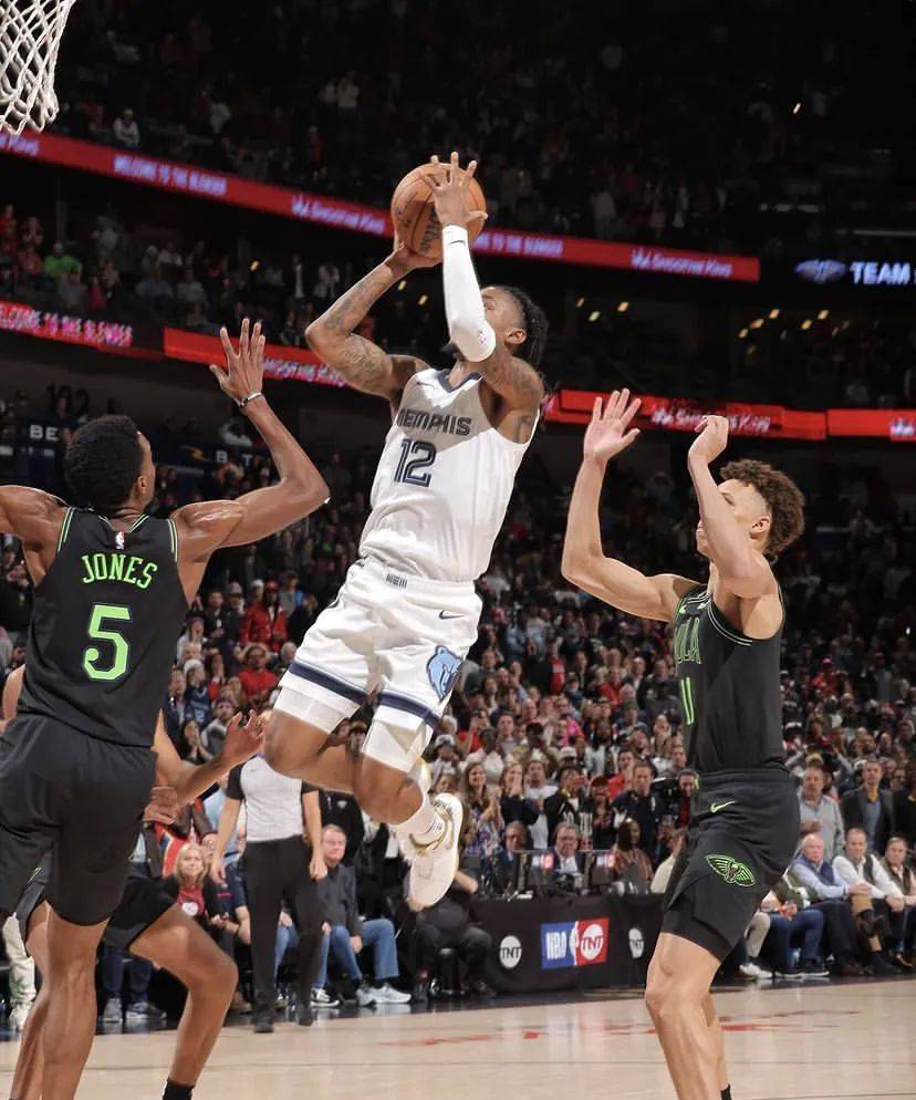 压哨入球帮助球队逆转胜利，英雄登场