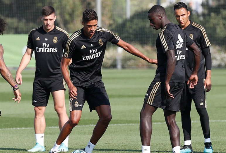 包含瑞典横扫皇马，卡拉斯科状态火热的词条